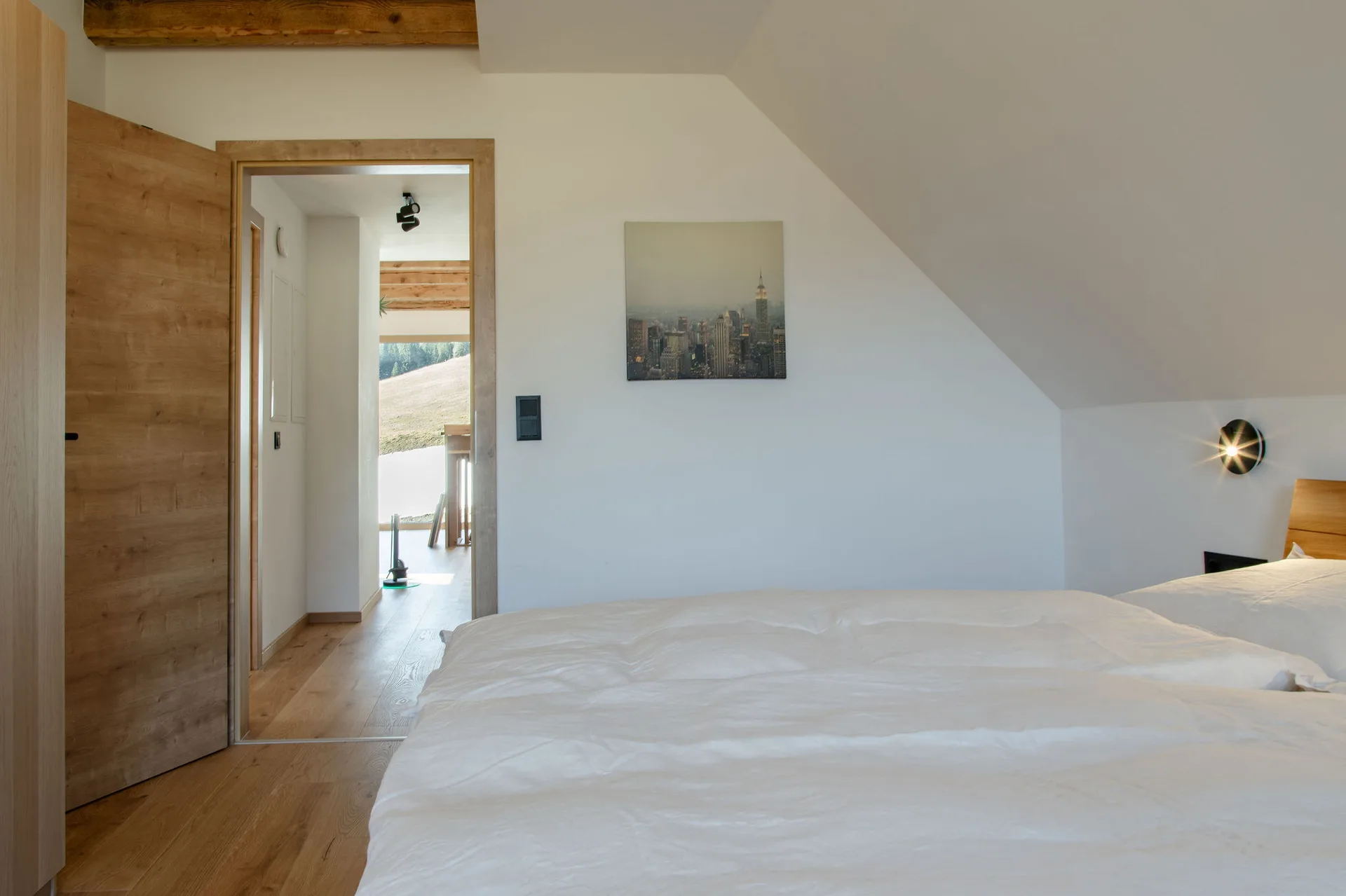 Kleines Penthouse Schlafzimmer